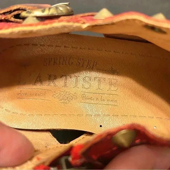 L’Artiste by Spring Step Womens Leather Ankle Bootie red - Picture 3 of 6